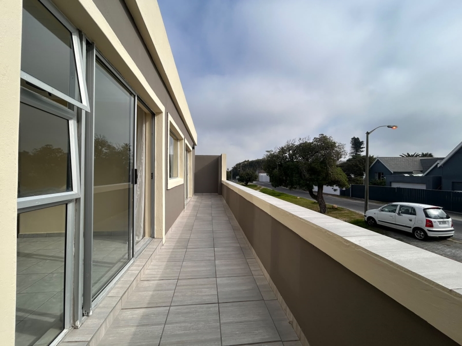 To Let 2 Bedroom Property for Rent in Zeekoevlei Western Cape